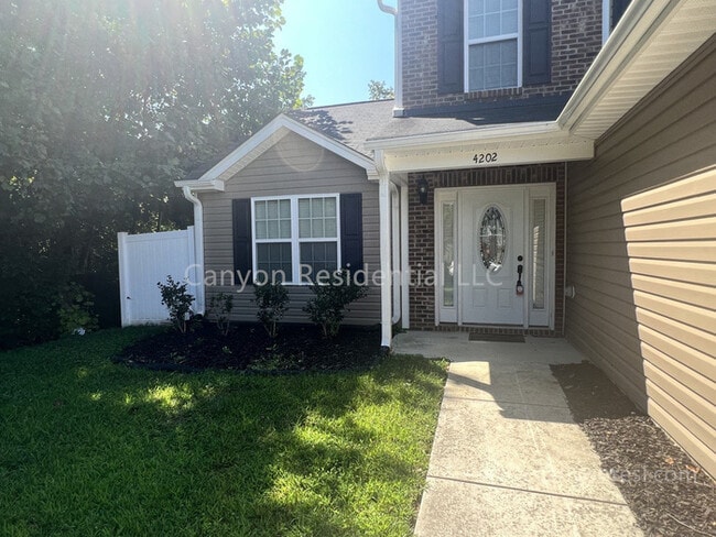 Building Photo - Recently Renovated!! Beautiful 4BR home.