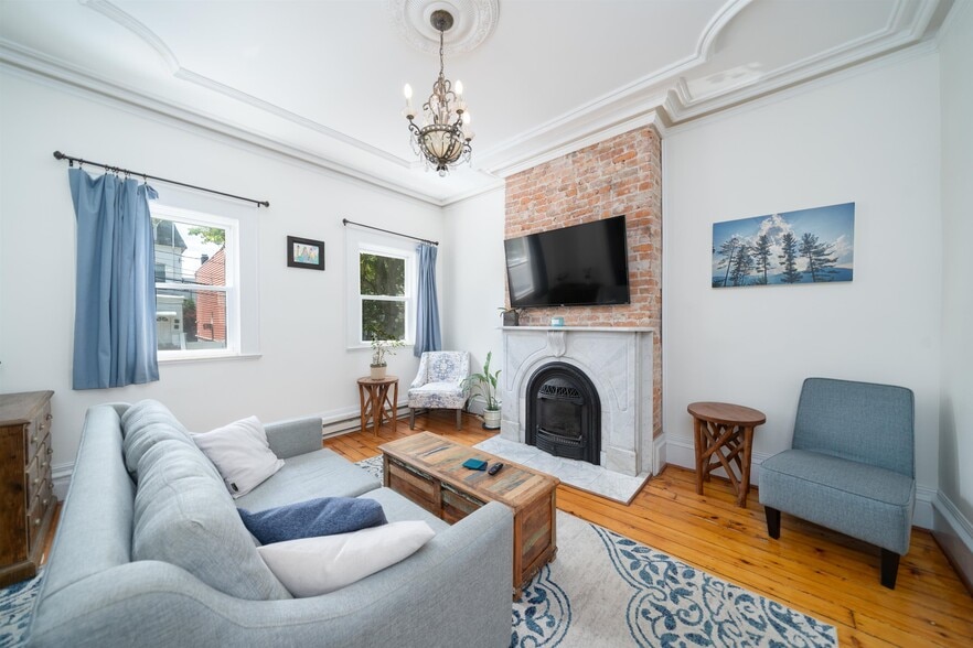 Primary Photo - 18 Elizabeth St