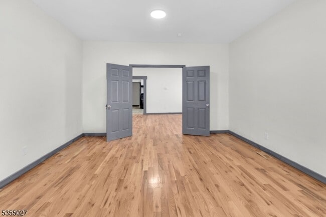 Building Photo - 669 S 17th St