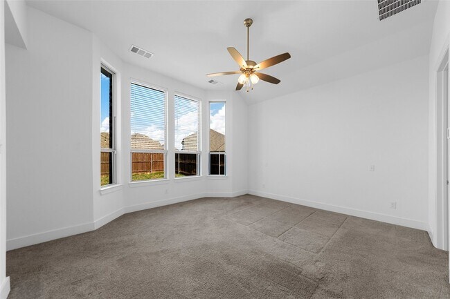 Building Photo - 2025 St Andrews Dr