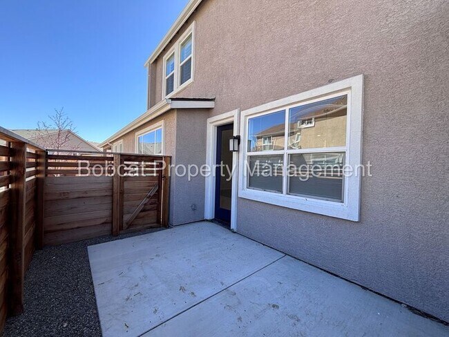 Building Photo - 852 Furlong Dr