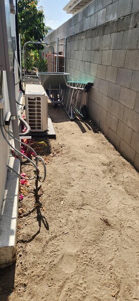 Strip of yard - 5614 Riverton Ave