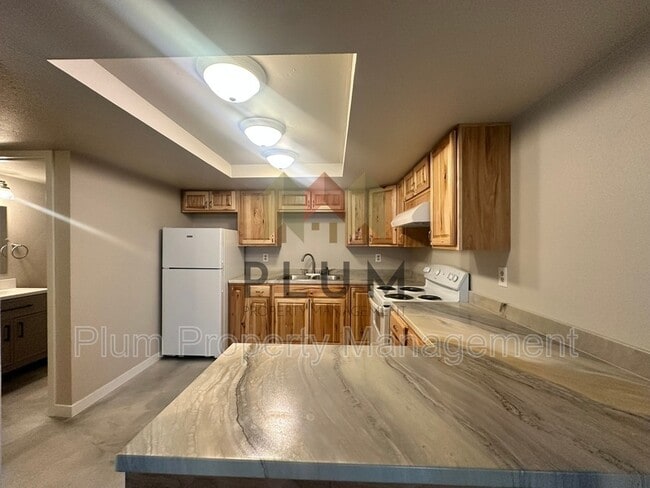 Building Photo - 809 Bulwer St