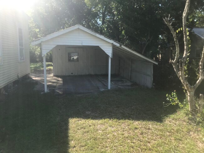 Building Photo - 719 N Madison