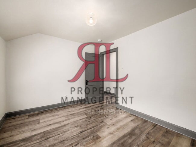 Building Photo - 439 Eldridge Ave