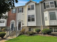 Building Photo - 15869 Foliage Ave