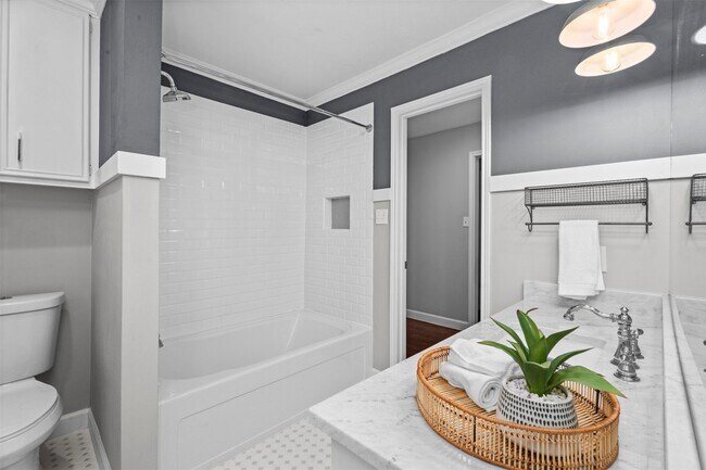 Building Photo - 602 Aldersgate Ct