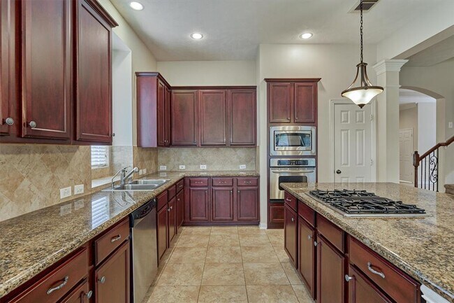 Building Photo - 6 Jester Oaks Pl