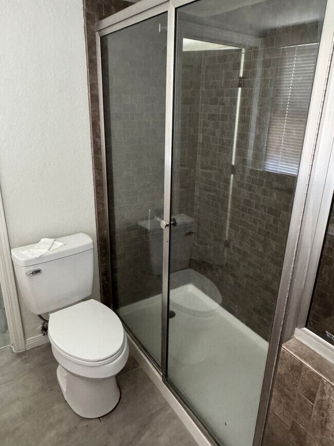 Building Photo - 11184