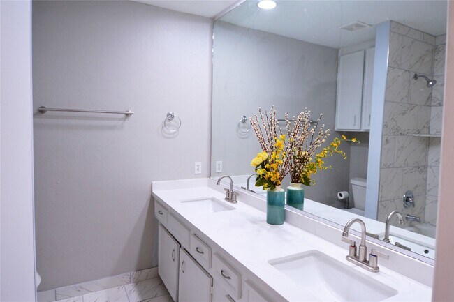 Building Photo - 10127 Sagegate Dr