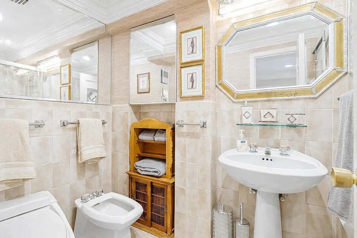 Building Photo - 163 E 71st St