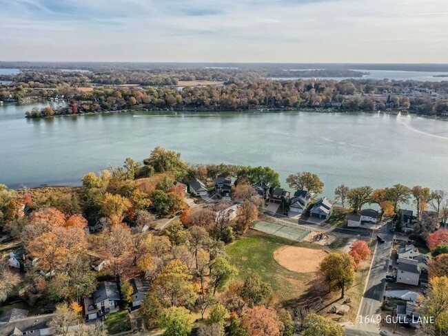 Building Photo - 4 Bedroom Home - Slip on Lake Minnetonka A...