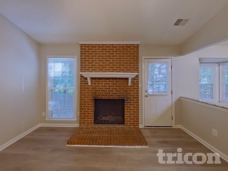 Building Photo - 7226 Amarillo Dr