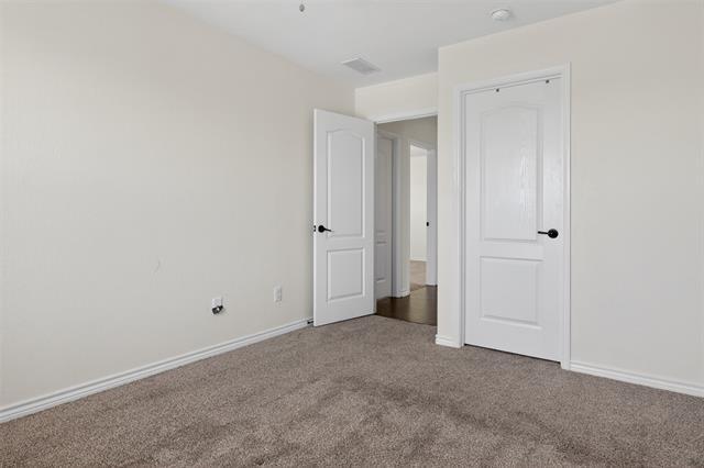 Building Photo - 8728 Maple Ridge Trail