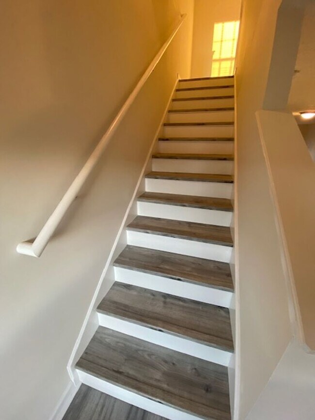 Building Photo - 324 Stewarts Landing Cir