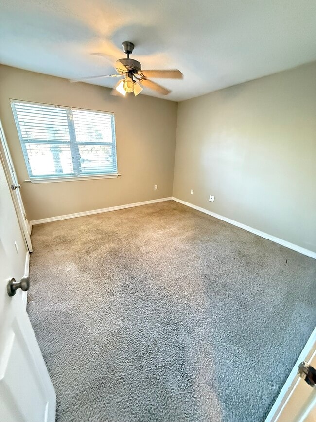 Building Photo - 1625 Martin Bluff Rd