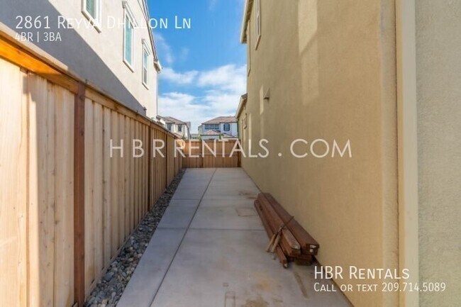 Building Photo - 2861 Reyva Dhillon Ln
