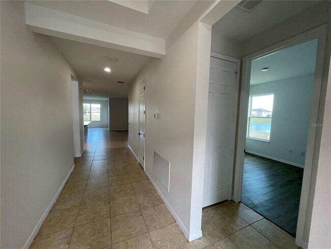 Building Photo - 2269 Waukegan Dr