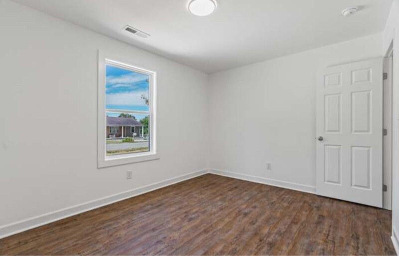 Building Photo - 629 Spencer Ave