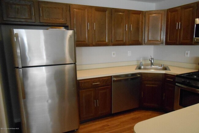 Building Photo - 112 Arrowwood Ct