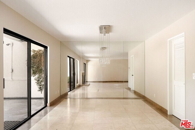 Building Photo - 2748 Bottlebrush Dr