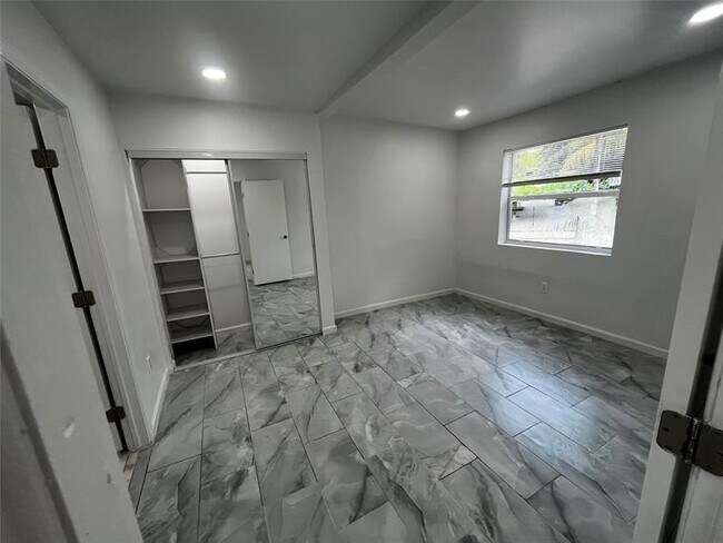 Building Photo - 136 NE 60th St