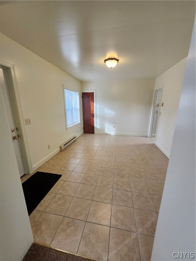 Building Photo - 2 Highland St