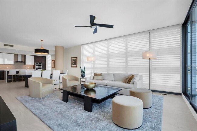 Building Photo - 301 1st St S