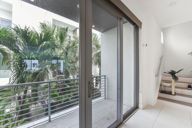 Building Photo - 4030 NW 18th Way