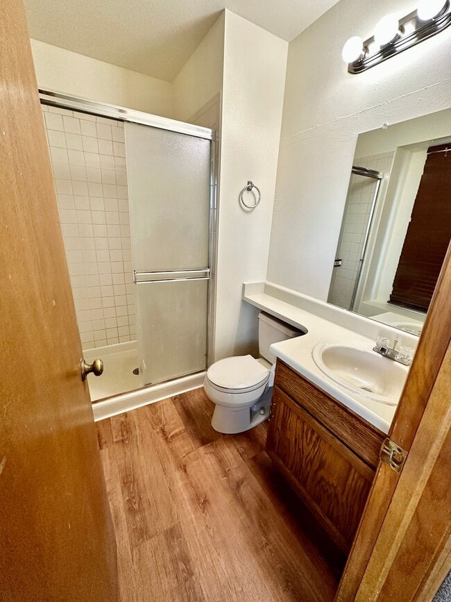 Building Photo - 4218 Goldenridge Way