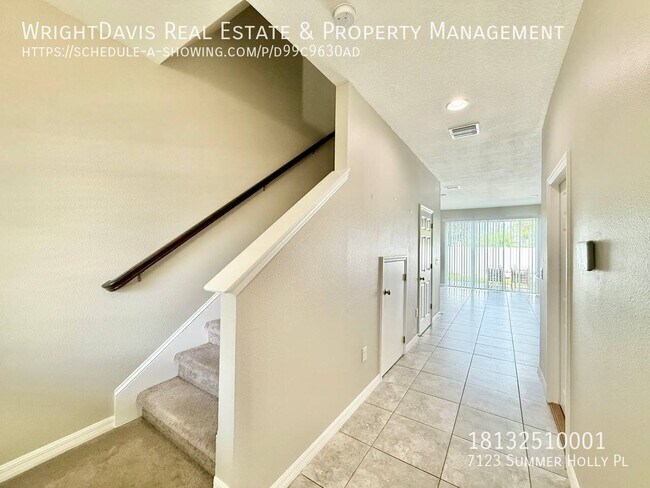 Building Photo - 7123 Summer Holly Pl