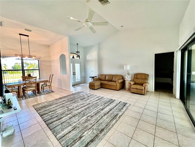 Building Photo - 426 NW 37th Pl