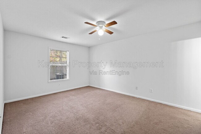 Building Photo - 130 Bennington Ln