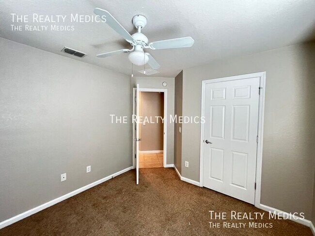 Building Photo - 4067 SW 46th Terrace