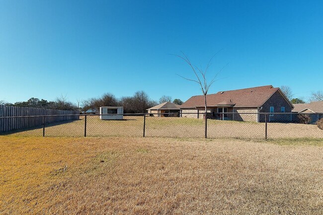 Building Photo - 1806 Heatherton Dr