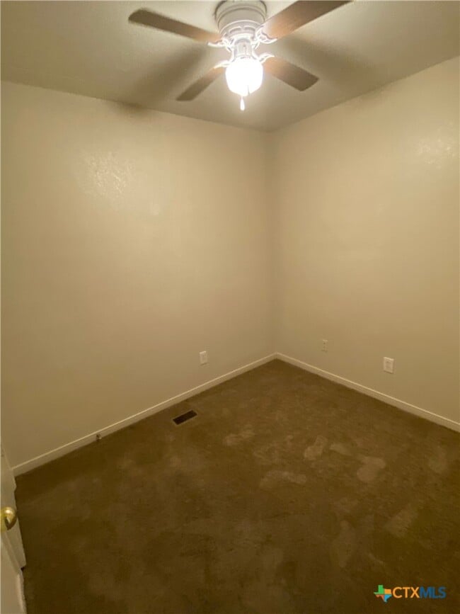 Building Photo - 3202 Hereford Ln