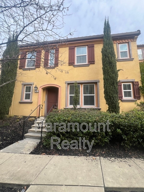 Building Photo - 3203 Vittoria Loop