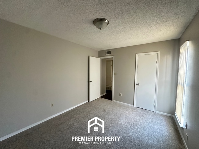 Building Photo - Move-In Ready 4BR Memphis Home w/ Hardwood Floors & Fenced Backyard