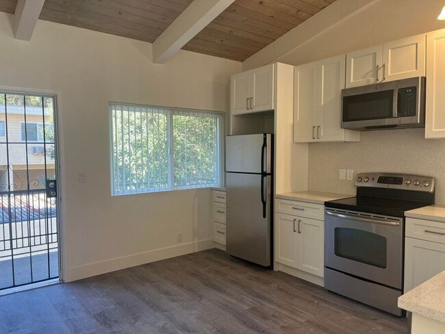 Building Photo - 241 Lafayette Cir