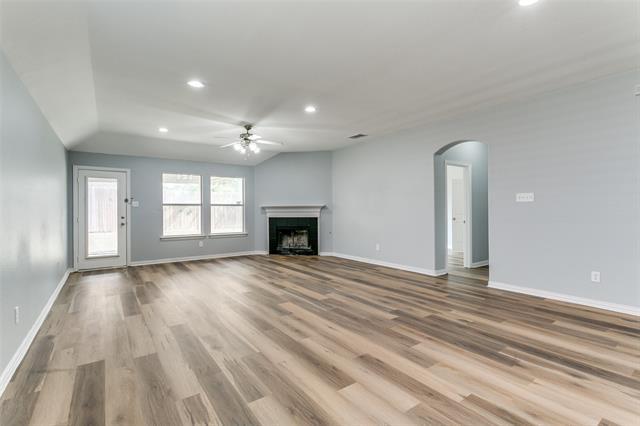 Building Photo - 815 Creekside Dr