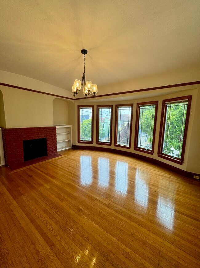 Building Photo - 2538 15th Ave