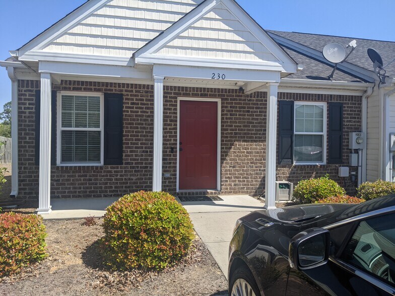 Building Photo - 230 Sunview Dr