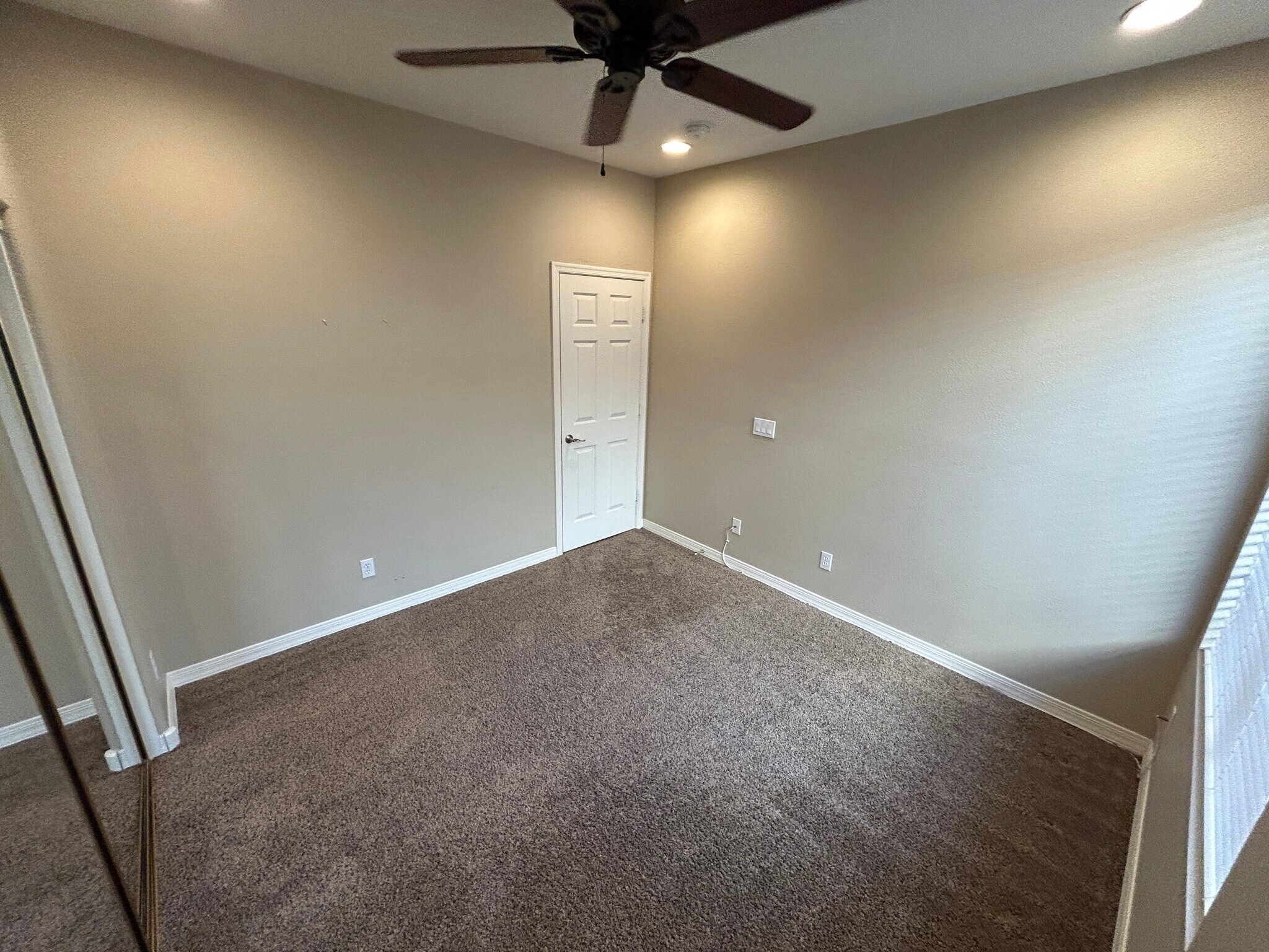 Building Photo - 5163 W Village Dr