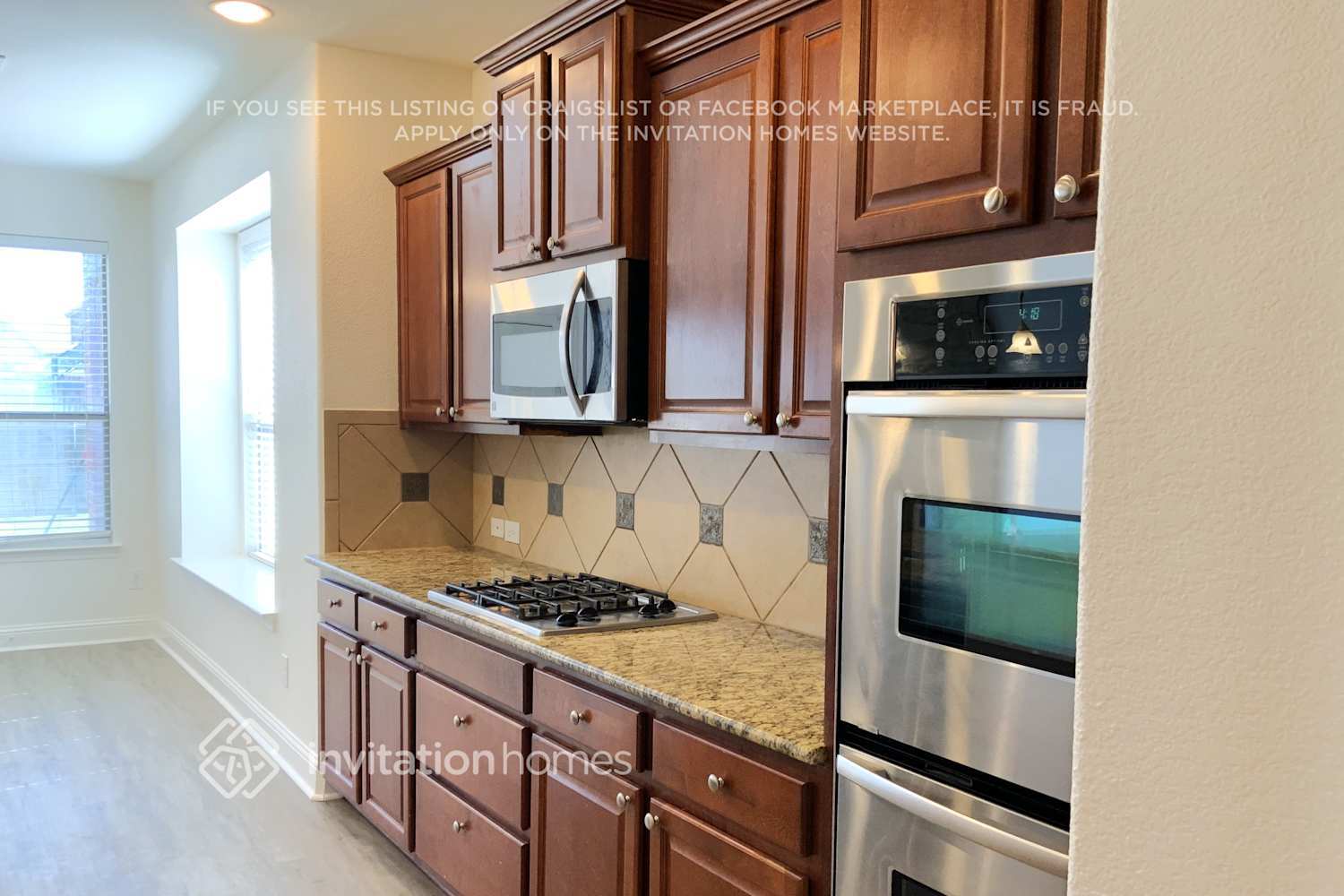Building Photo - 721 W Talon Dr