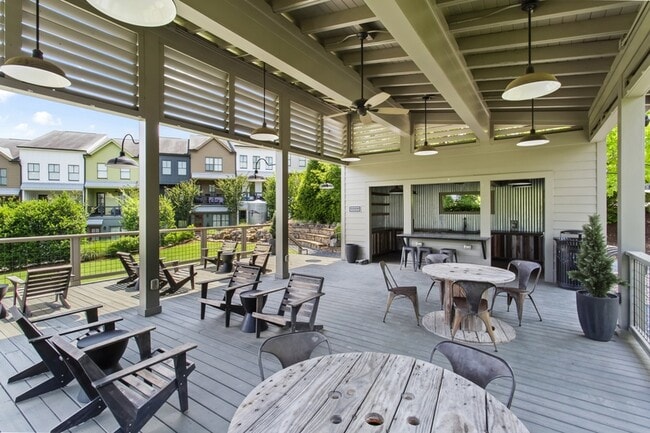 Building Photo - 718 Needletail Way