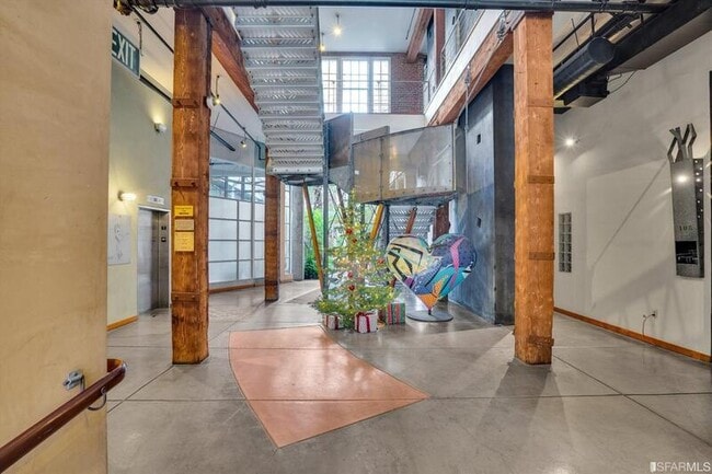 Building Photo - 461 2nd St