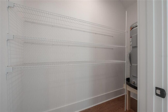 Building Photo - 807 E Ida St