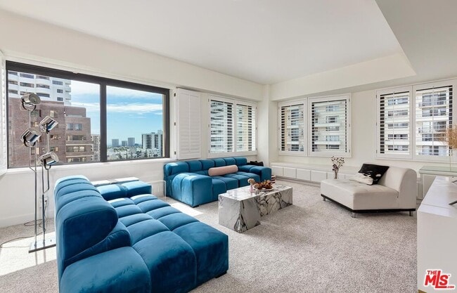 Building Photo - 10520 Wilshire Blvd