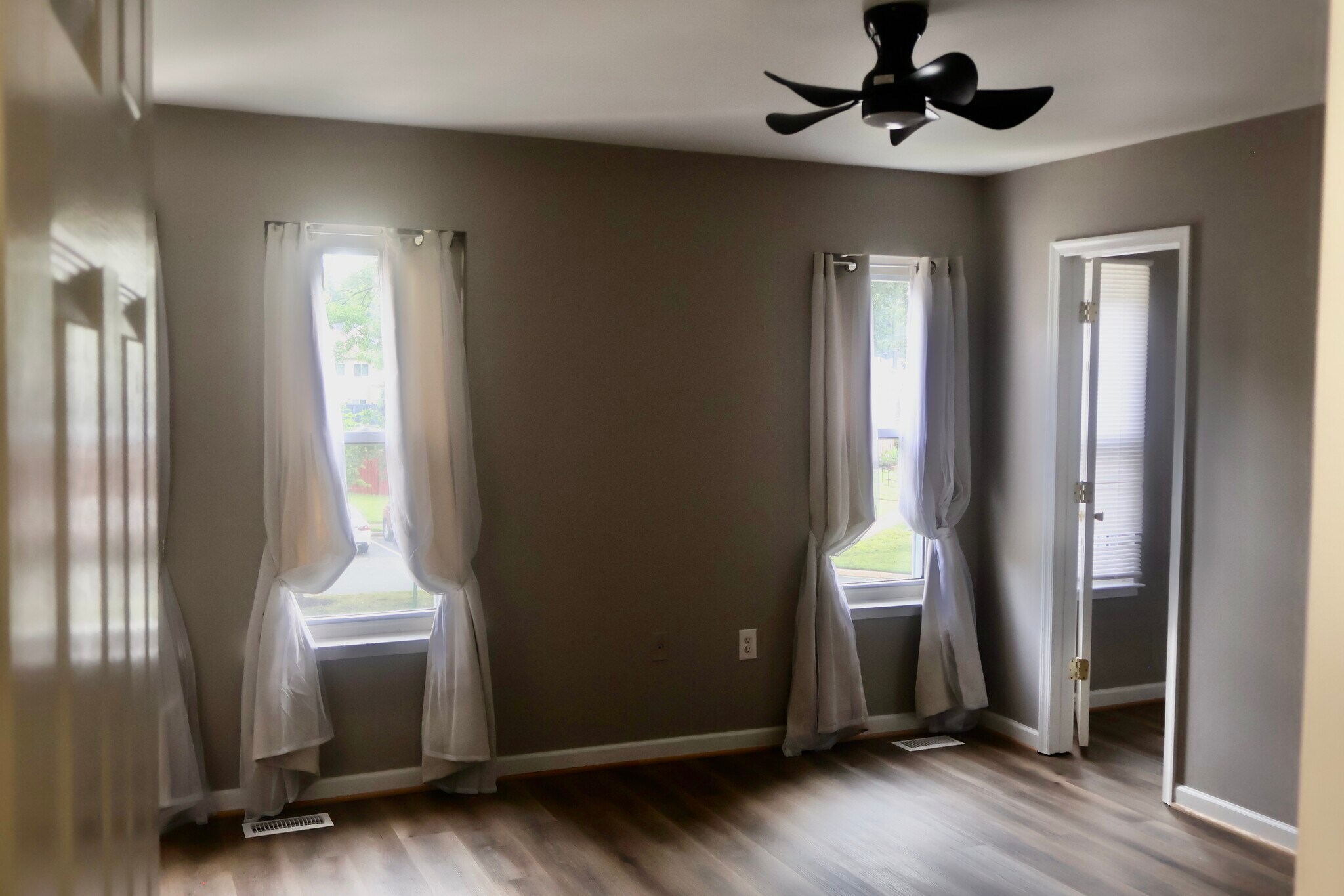 Blackout Curtains on all bedroom/dining room windows - 7617 Swan Ter