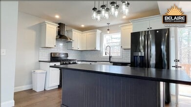 Building Photo - Cozy Country Living